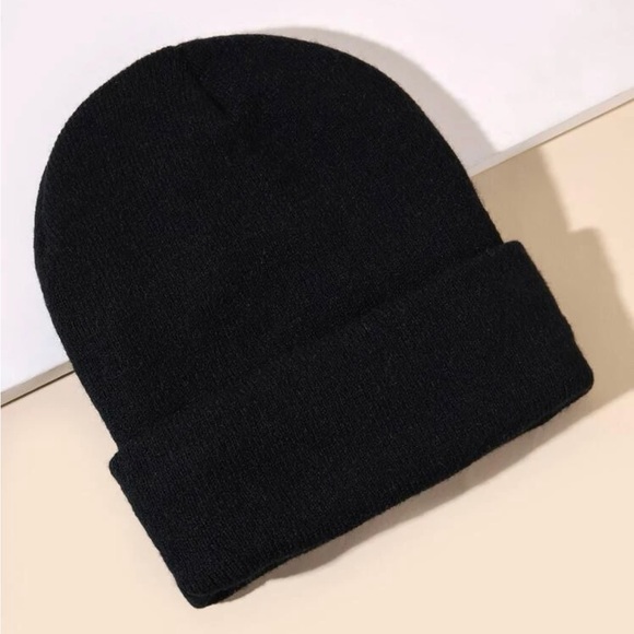 Winter Beanie ❄️ - Picture 3 of 9